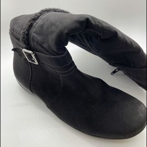 Naturalize frost boots faux fur lining Size 7